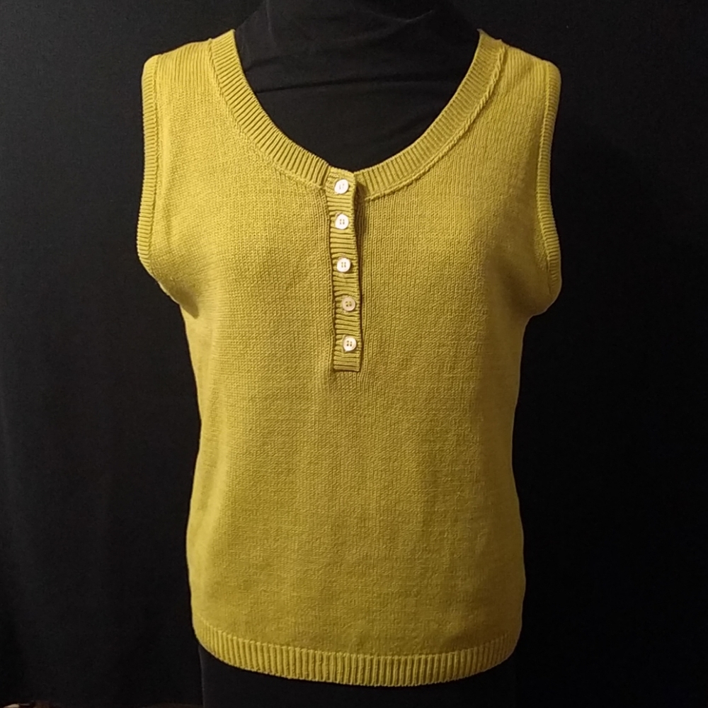 WOMEN'S SWEATER